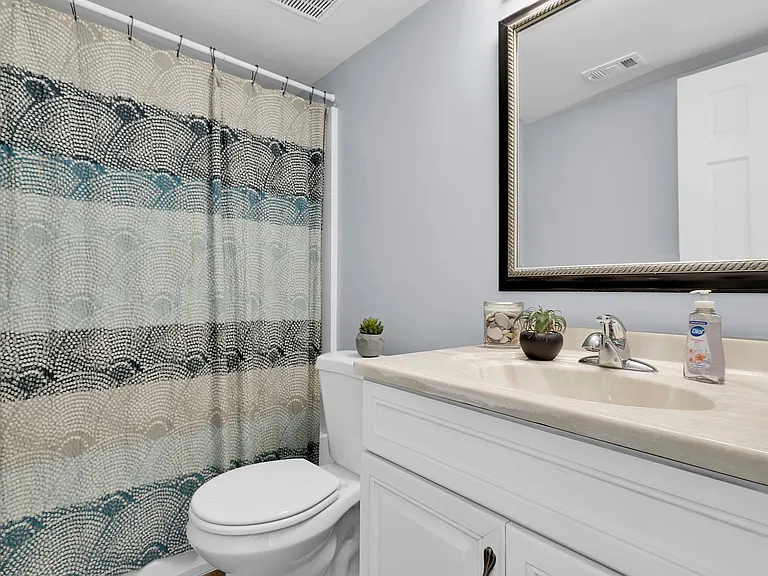 724 Quince Orchard Blvd #202 — Photo 12