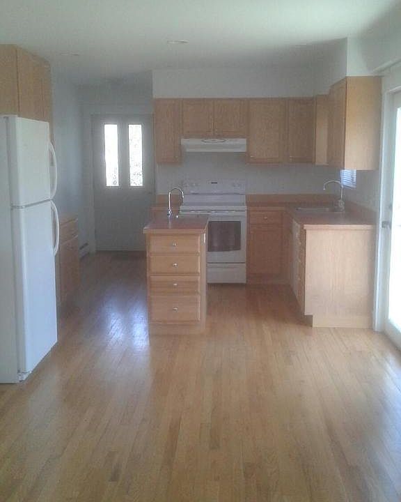 2nd image of 37 Ridge Rd