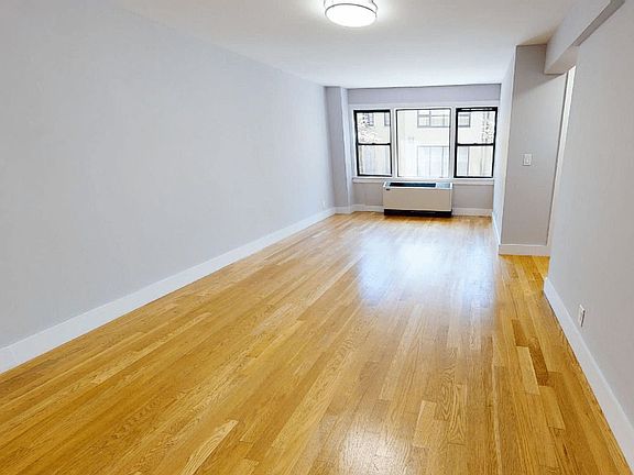 4th image of 320 E 52nd St APT 2H