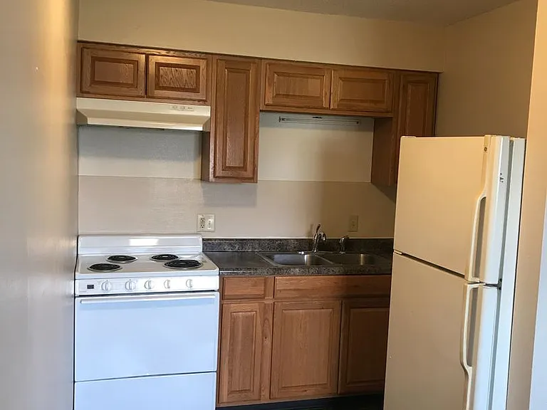 Crown Point Apartments — Photo 4
