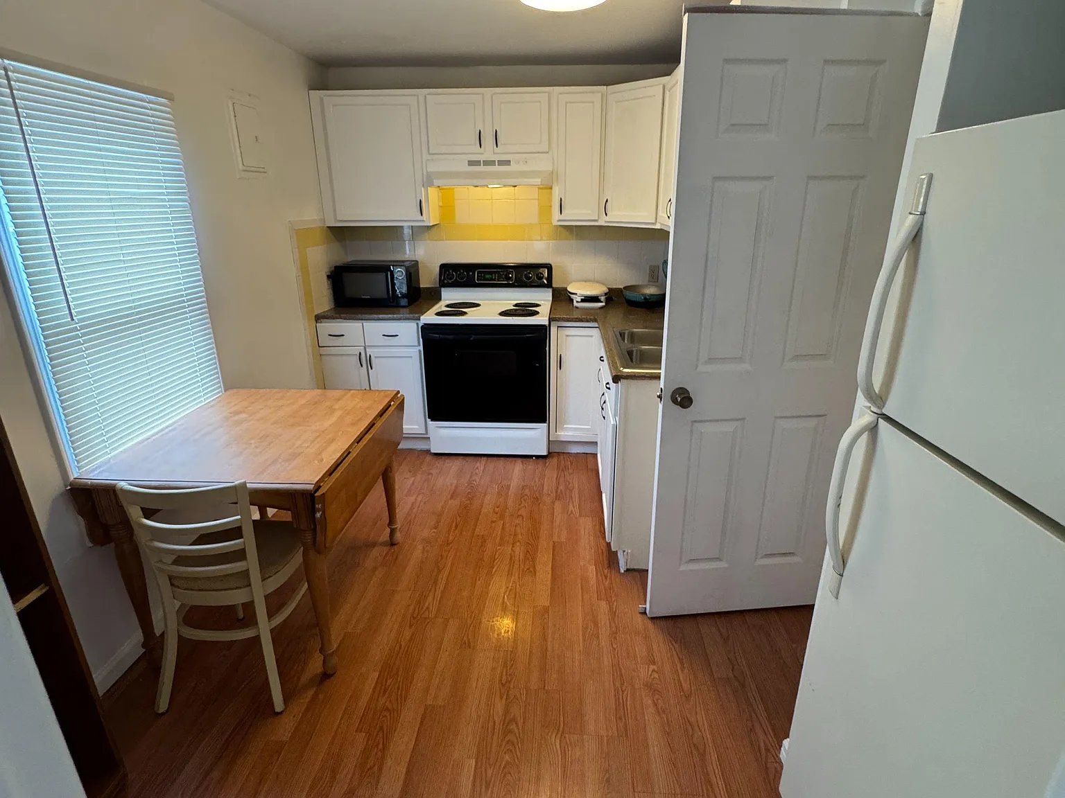 4 bed, 2.0 bath, 1724 sqft, $1,027 — Photo 3