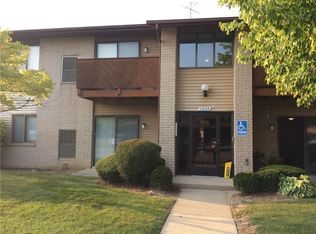 7624 Manor Cir APT 101, Westland, MI 48185
