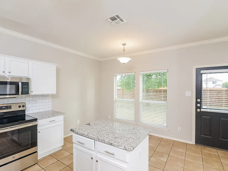 4323 Gentle Grove Dr — Photo 8