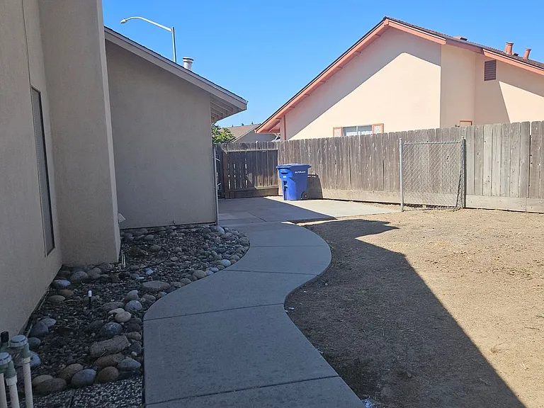 3544 Traveler Ct — Photo 13