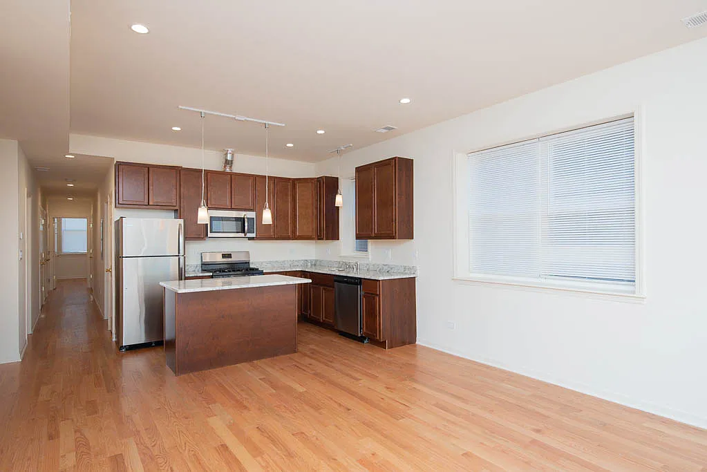 2 bed, 1800 sqft, $3,500 — Photo 1