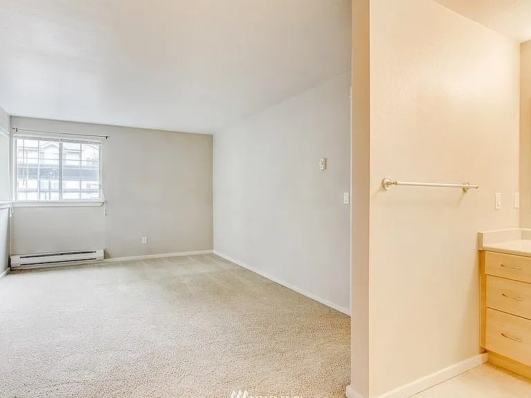 929 3rd Ave #F102 — Photo 17