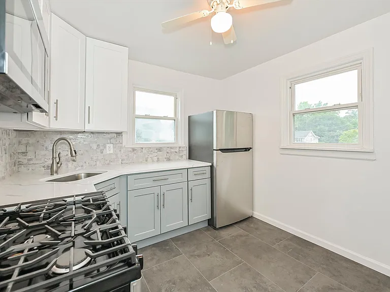 230 W Madison Ave #2 — Photo 14