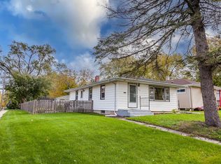 169 N Fairlawn Ave, Mundelein, IL 60060