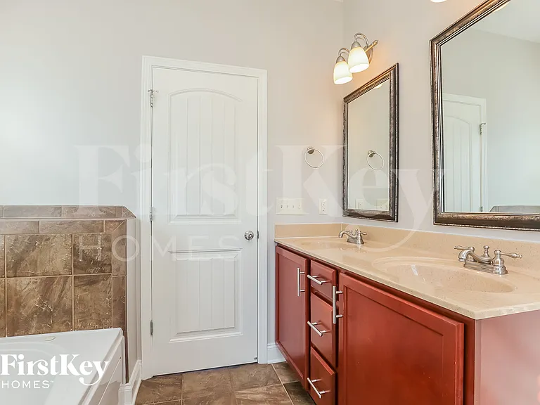 3724 Windhaven Ct — Photo 14
