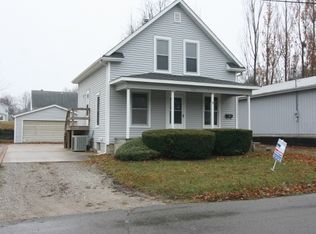 811 N 2nd Ave E, Newton, IA 50208