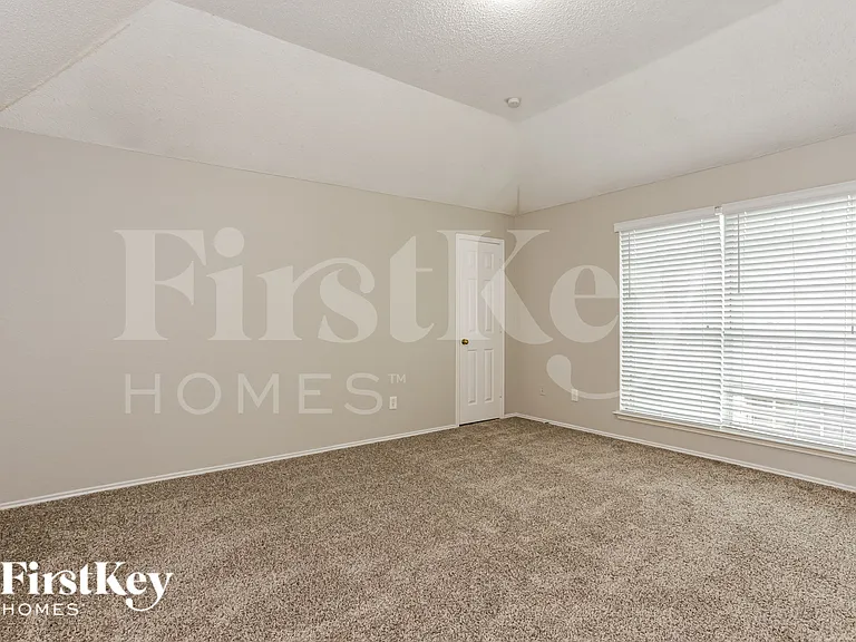 2329 Bent Brook Dr — Photo 15