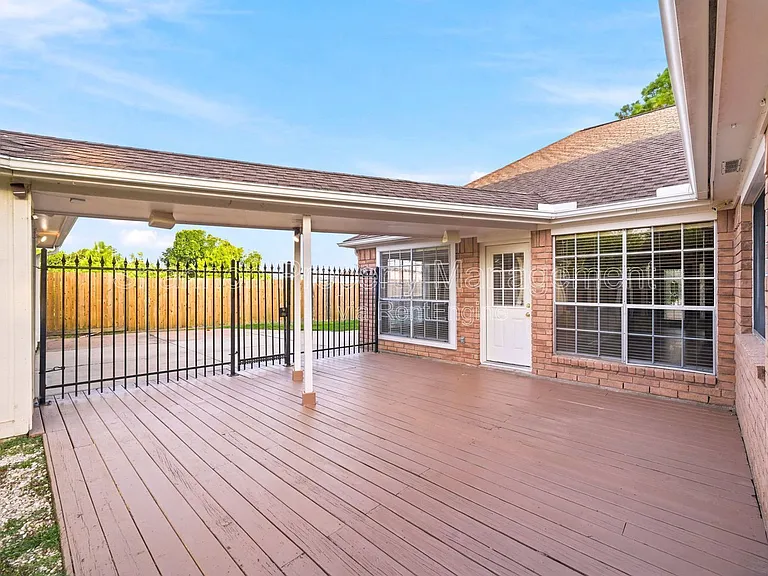 15911 Moon Rock Dr — Photo 32
