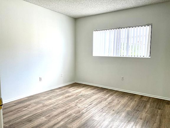3rd image of 17204 Chatsworth St #X