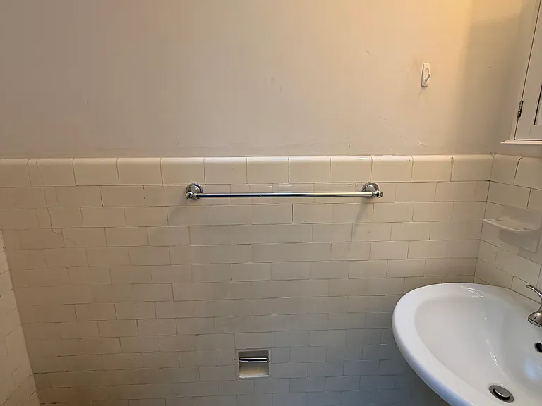 1175 Chapel St #100 — Photo 14