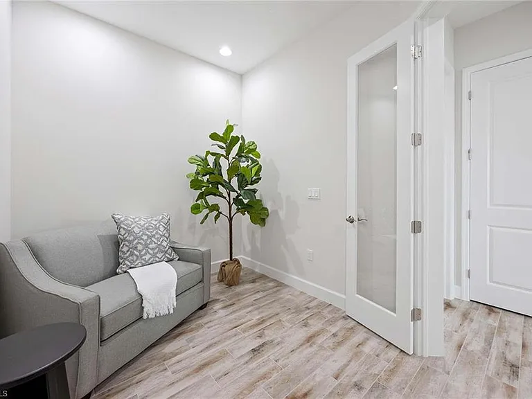 7018 Saona Ct — Photo 12
