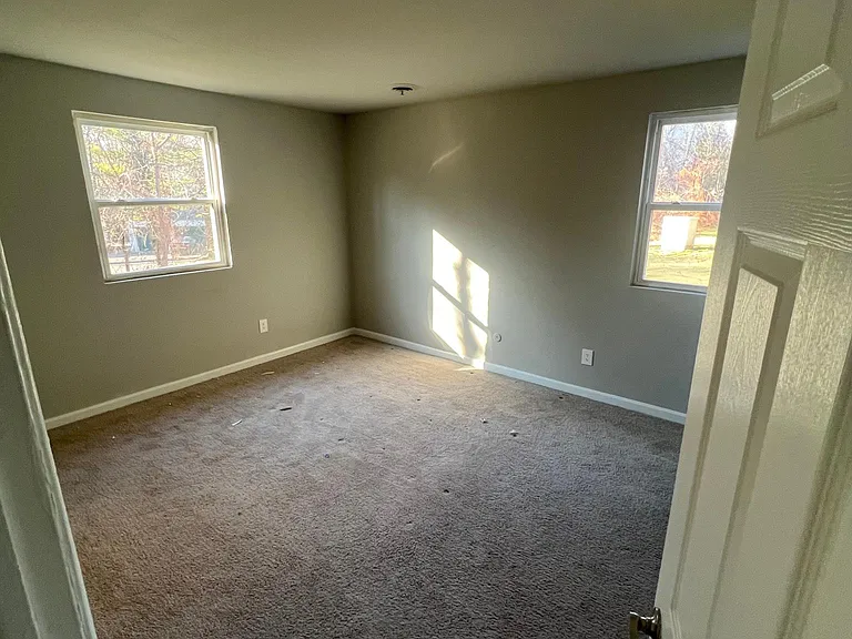 Creekside Apartments — Photo 39