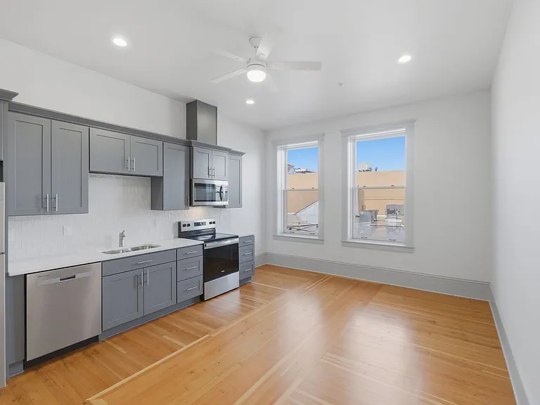 455 Court St NE #207 — Photo 1