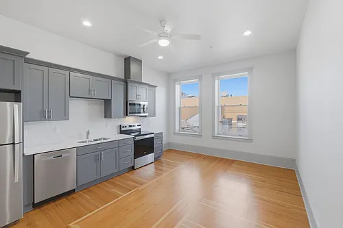 455 Court St NE Photo 1