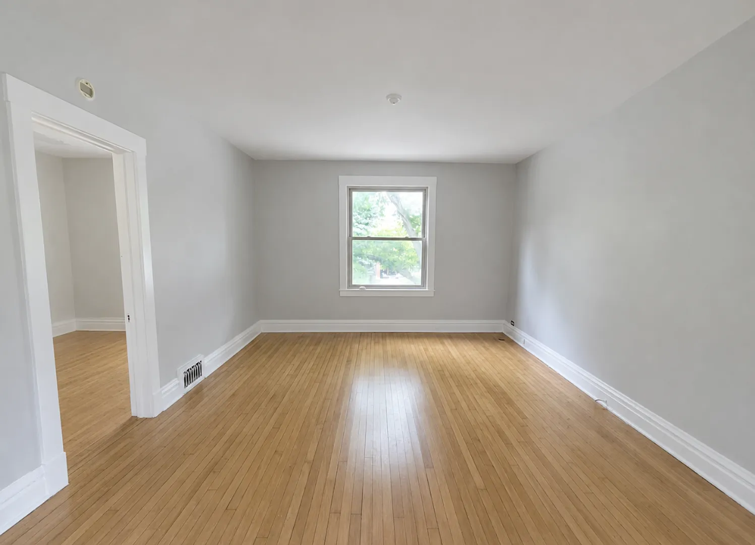 521 Beloit Avenue — Photo 2