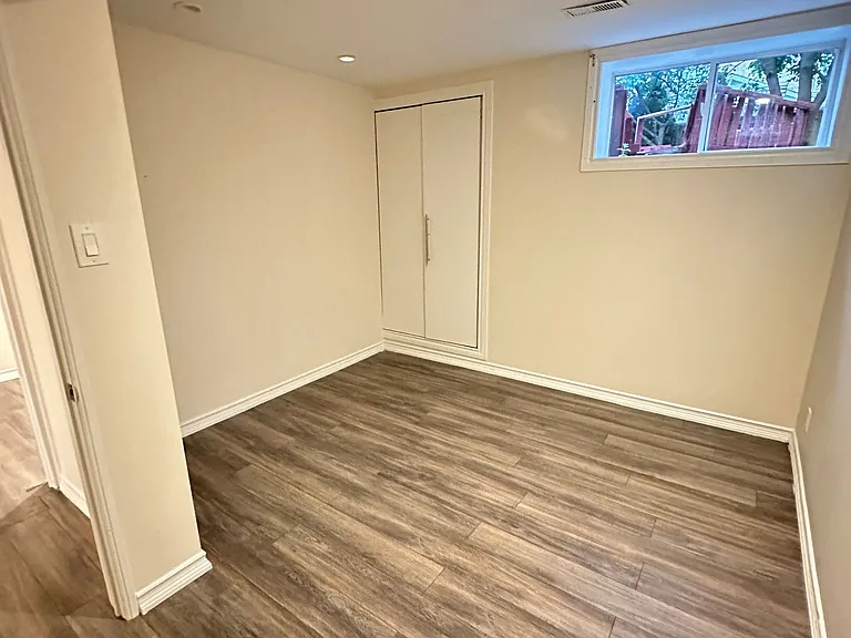 25 Fitzwilliam Ave #BASEMENT — Photo 15