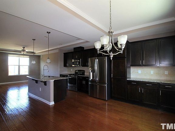 5th image of 3907 Brokenshire St