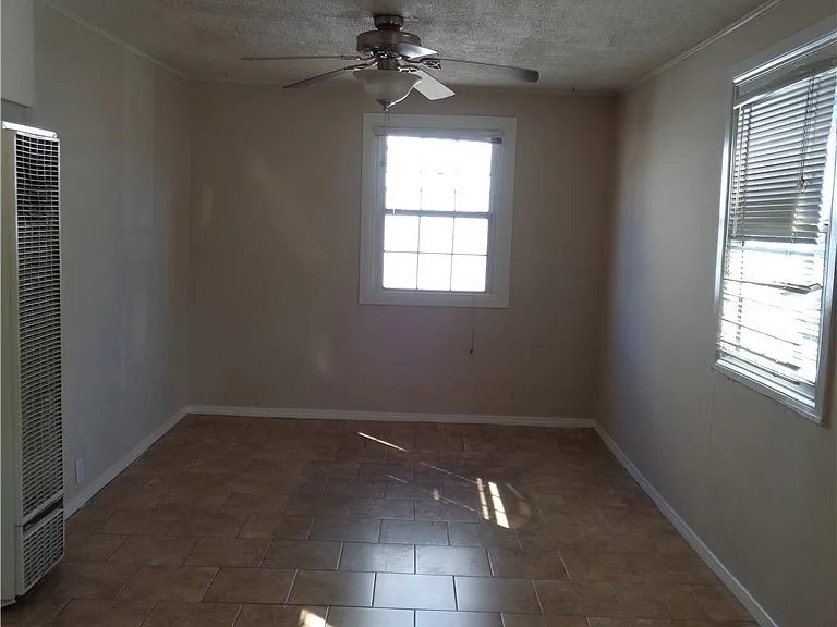 1011 Florida St — Photo 6