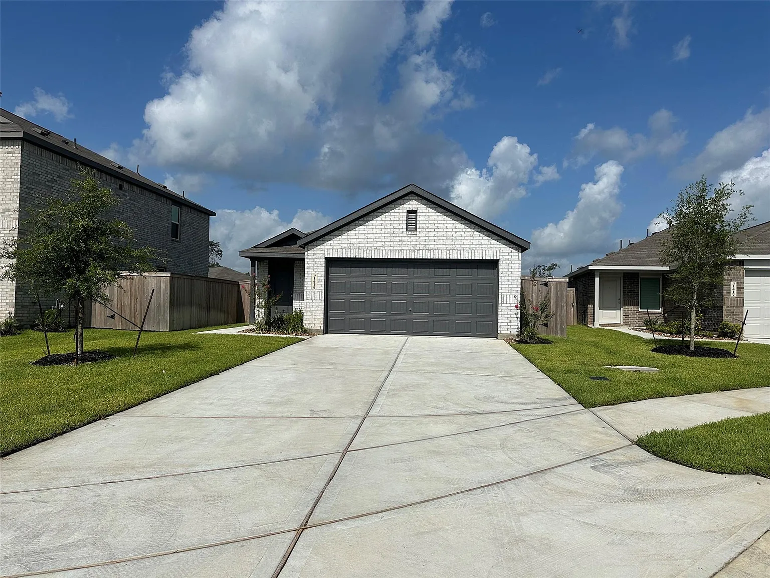 4 bed, 2.0 bath, 1656 sqft, $1,800 — Photo 1