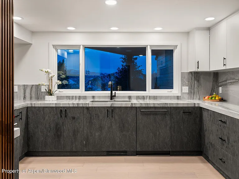 75 Bennett Ct — Photo 11