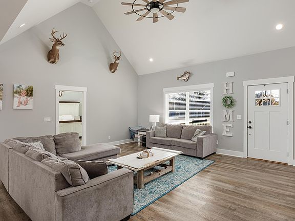 4th image of 9425 Bayview Rd