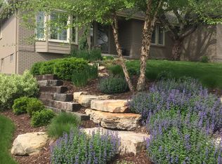 15390 Nicholas St, Omaha, NE 68154