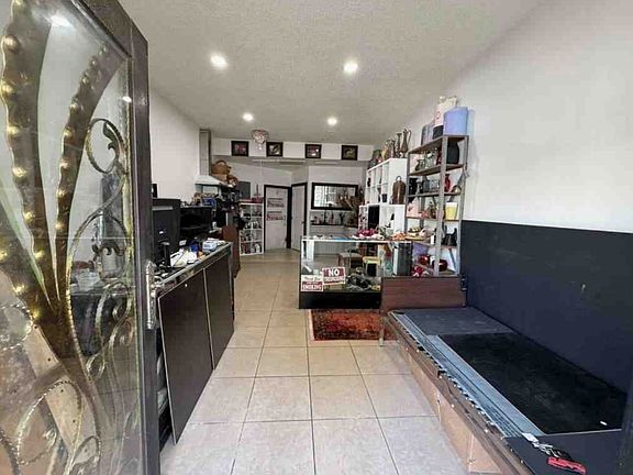 3rd image of 2693 Market St