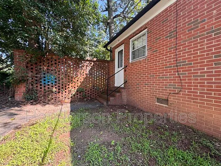 642 E Broad St #A-1 — Photo 11