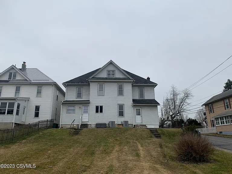 305 Walnut St — Photo 22