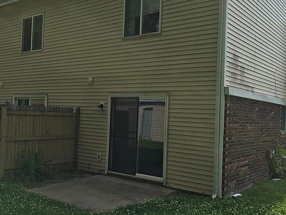 3rd image of 5886 Creekview Ct E APT D