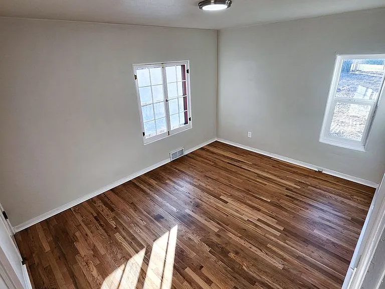 1007 S Ivy St — Photo 11