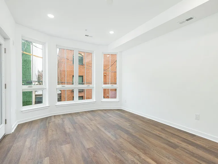 608 S American St #7 — Photo 13