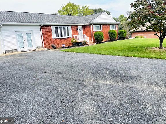 3rd image of 7490 Race Rd