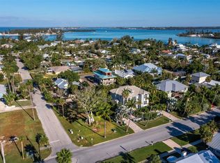 641 Broadway St #10, Longboat Key, FL 34228