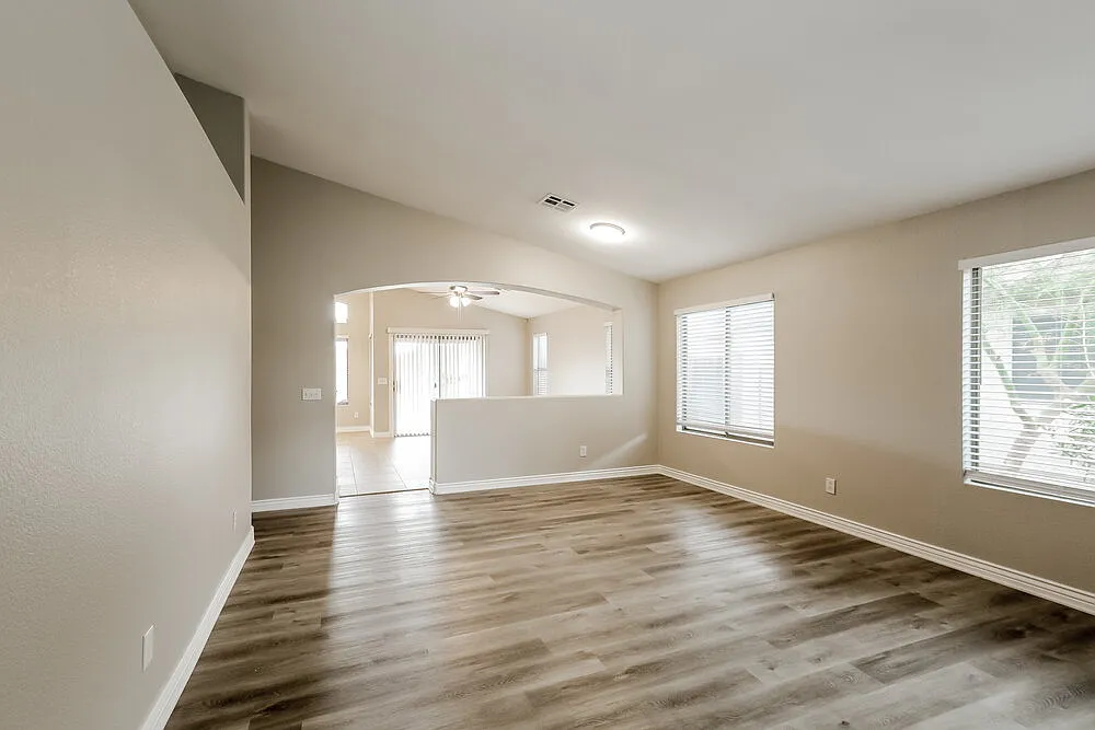 3 bed, 2.0 bath, 1603 sqft, $2,020 — Photo 3