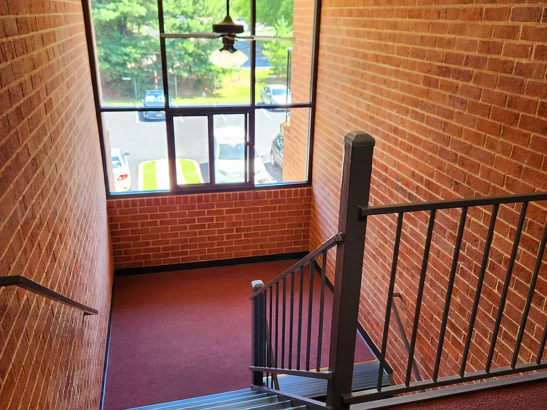 1635 Edgewood Pl #204 — Photo 6