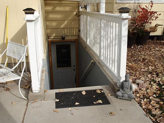 4th image of 2527 Danbury Dr