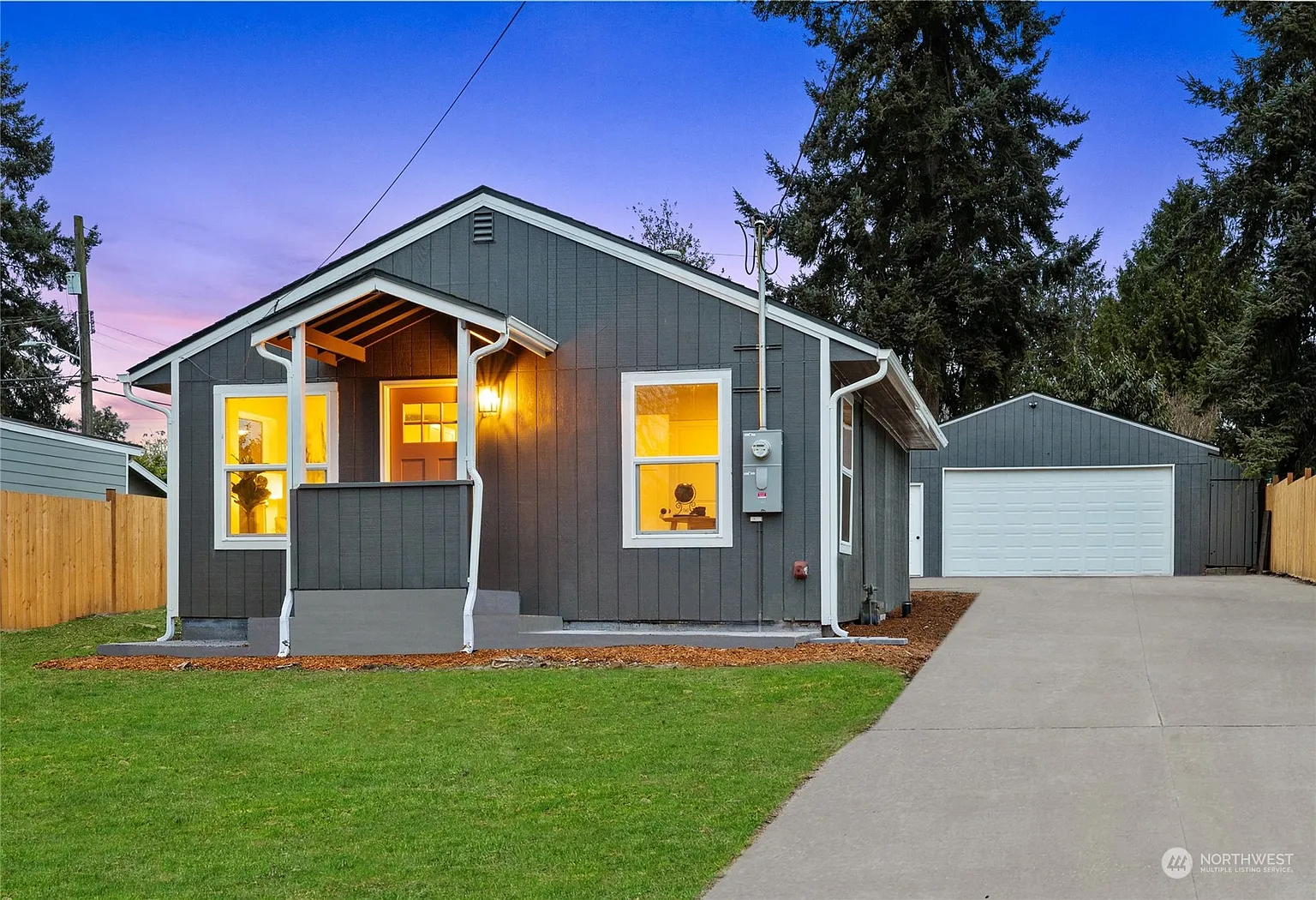 10049 35th Avenue SW photo 1