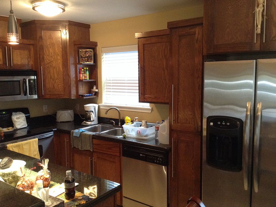 2nd image of 200 N 39th St
