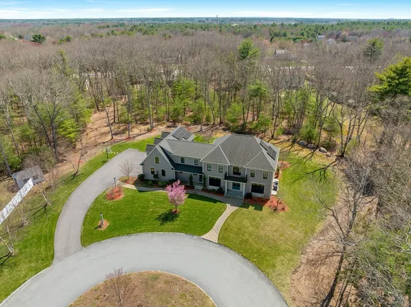 9 Coach Rd, Plainville, MA 02762