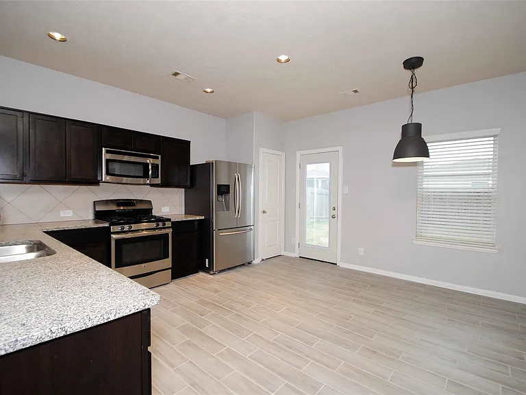 7019 Hazelnut Ln — Photo 12