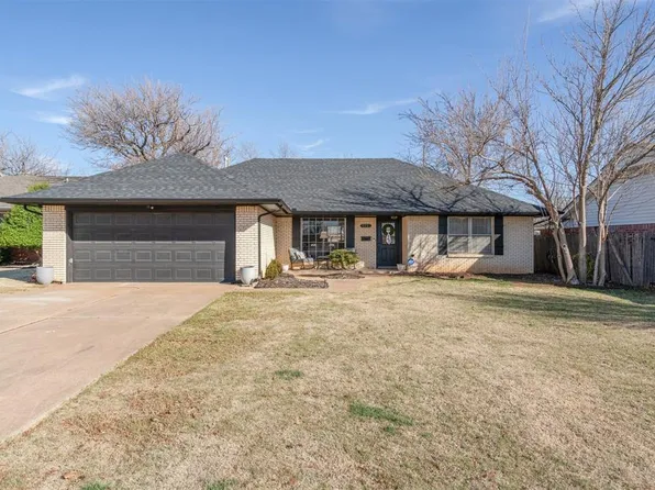 2721 Chaucer Dr, The Village, OK 73120