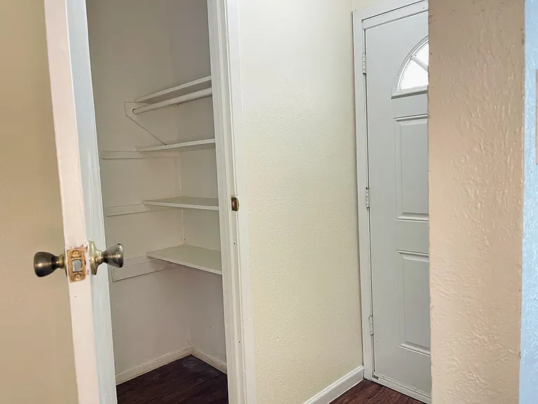 3400 Pleasant Valley Ln #3400 — Photo 8