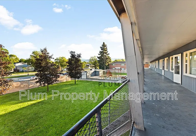 1024 Stephens Ave #10 — Photo 2