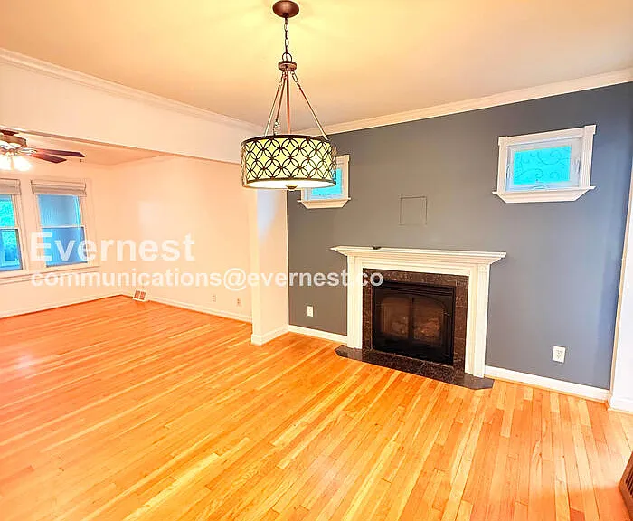 1557 Leroy St — Photo 9