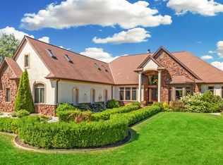 4042 Coopers Hawk Dr, Hubertus, WI 53033